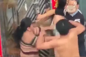 炸裂毁三观!父亲出轨儿子女友，被发现后一家四口互殴，道德沦丧图片