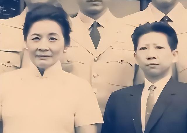 宋美龄贴身护士透露：她晚年在美国时，经常嘟囔“没有铜钿”