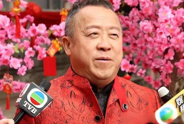 72岁曾志伟又给所有男人上一课！可以贪财，可以好色，但别踩红线
