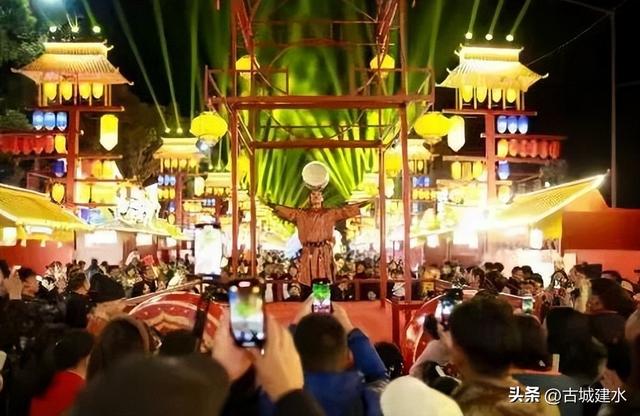 “五一”小长假就去建水：朱家花园接福纳财，临安府署顶缸、当差、赢免票