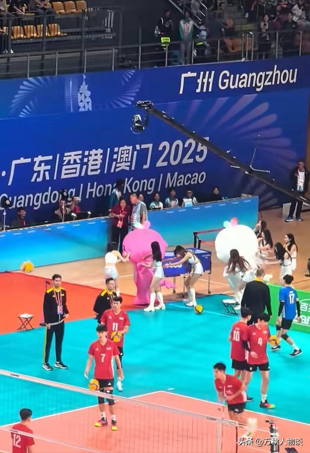 没了爱国心，再富也难站稳，全运会汇聚三大家族，唯独李嘉诚缺席