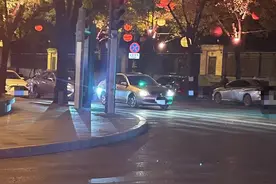 外地游客从大唐不夜城去钟楼打到“黑车”20分钟路程收了89元图片