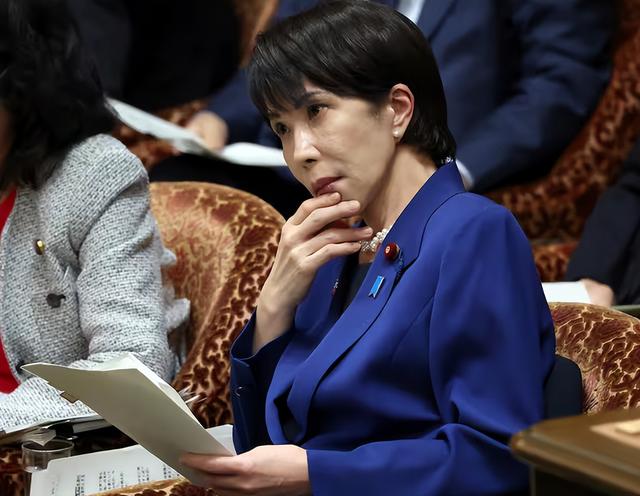 还真被高市早苗等到了：美驻日大使一语惊人，钓鱼岛问题正式上桌
