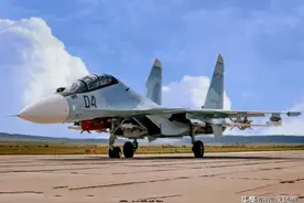 中国“歼-16”堪称“战斗轰炸机”图片