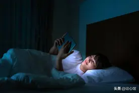 为什么晚上很困了，可就是不愿意睡觉？3招避免“报复性熬夜”！图片