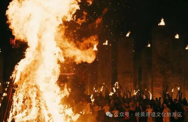 别等了！免费篝火派对空降岐伯广场，8 月 6 日- 7 日燃爆夜空