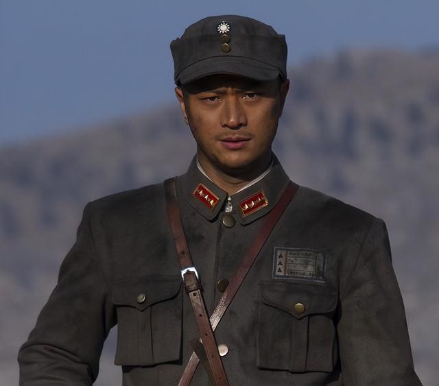 演了83部戏都没红，颜值不输靳东演技不输张译，如今47岁还在拍戏