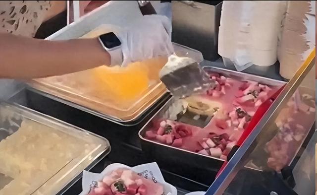 恶心到想吐！热销品牌吃出趾甲、烟头？曾排销量榜第一，客服回应
