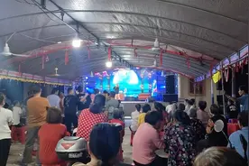 广东农村一场歌舞表演8888元！茂名湛江等地流行，跳舞女孩多来自广西图片