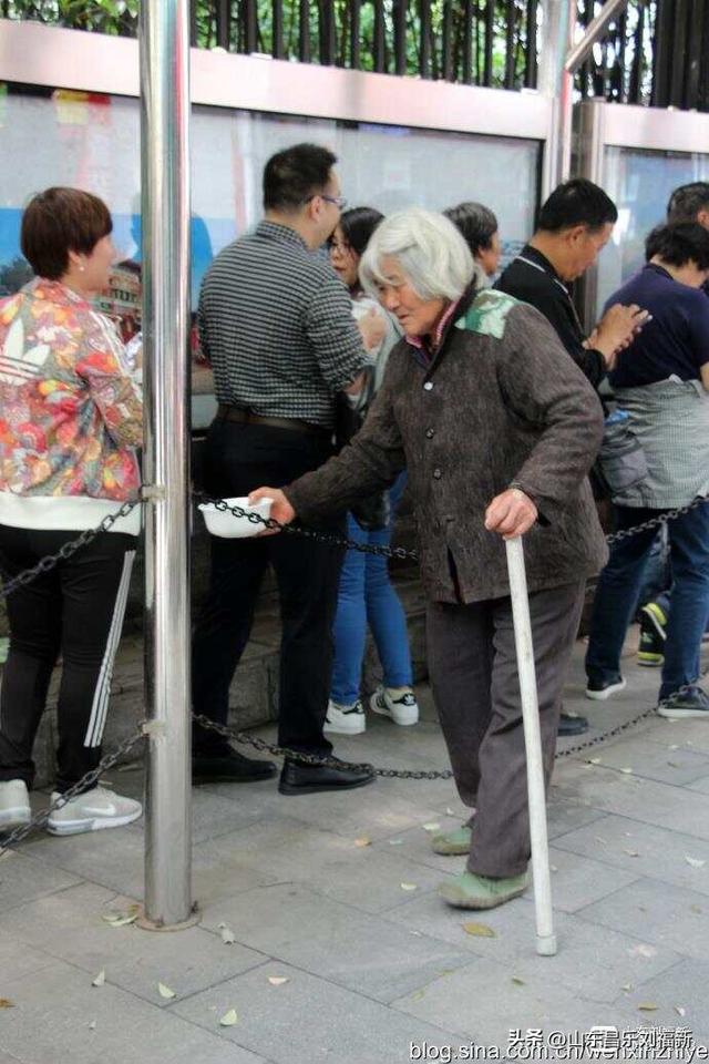 “南昌八一起义纪念馆”大门前实拍（江西之旅第廿二集）