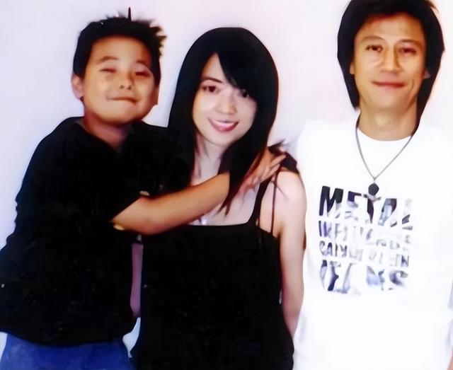 那个连登14次春晚的歌坛巨星，如今家产被拍卖住进养老院？