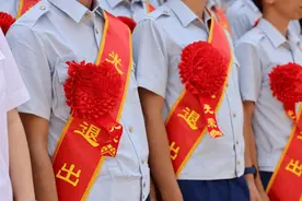 消防员全程退出机制来了，干满12年由政府安排工作，还有经济补助图片