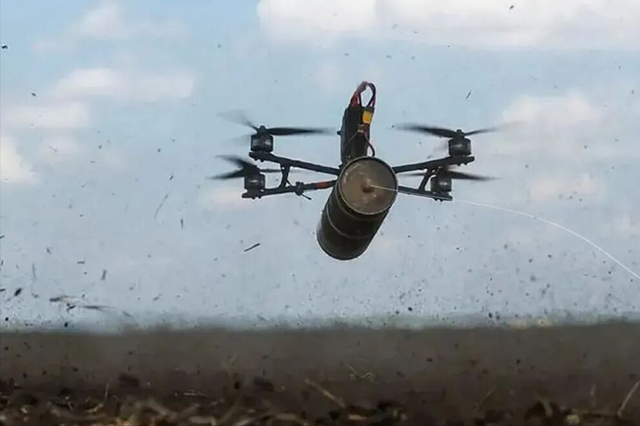 光纤无人机在乌克兰战场拉起蛛网，未来可用于围点斩首行动