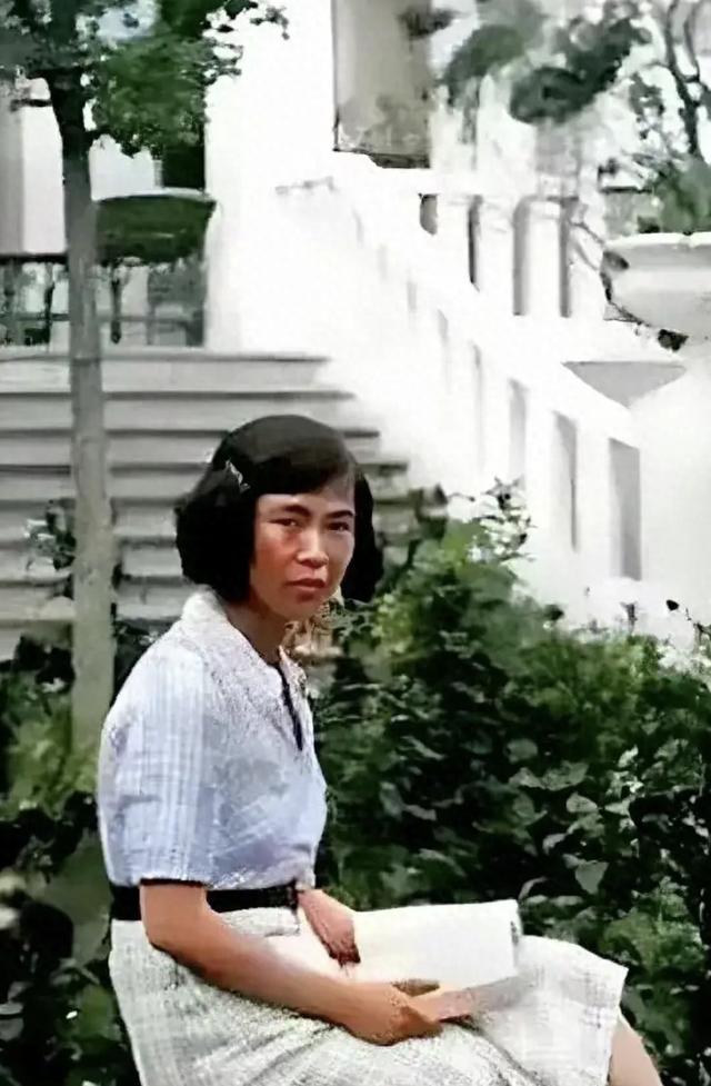 30多岁时期的贺子珍在苏联莫斯科的真实容貌，货真价实的照片 珍贵