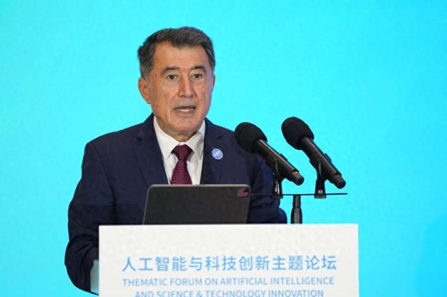 中亚人工智能协会主席弗拉基米尔·诺罗夫：青年决定人工智能发展方向