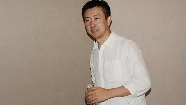 吃梅婷6年软饭，“出轨”李小冉惨遭断手断脚，今与梅婷天差地别