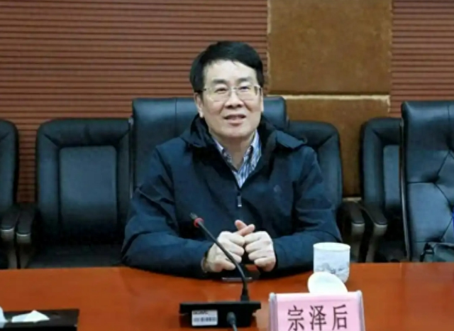 都是豪门嫡长女，把宗馥莉和何超英放一起，差别就出来了