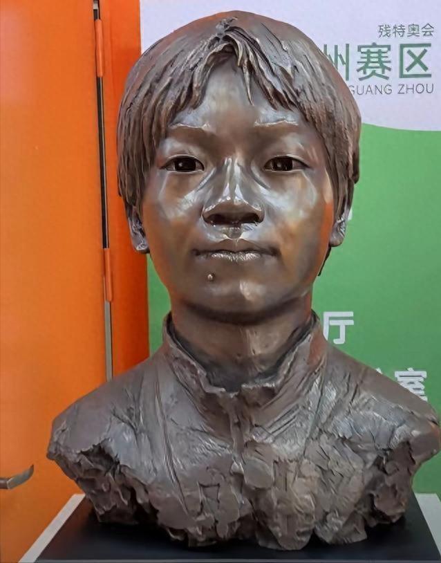 “捐款风波	”持续发酵！专家称应拆全红婵雕像	，陈芋汐果然没说错