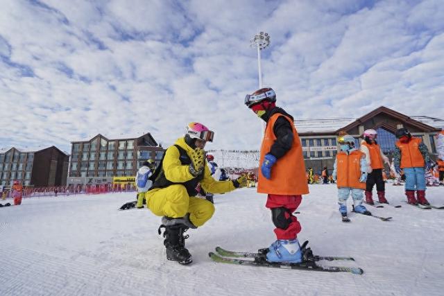 解码冰雪消费，各年龄人群都怎么玩