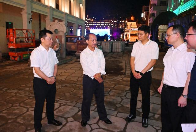 郭文海尹念红到孙文西路步行街检查焕新开放准备工作：严谨细致做好安全保障 确保如期对外开放