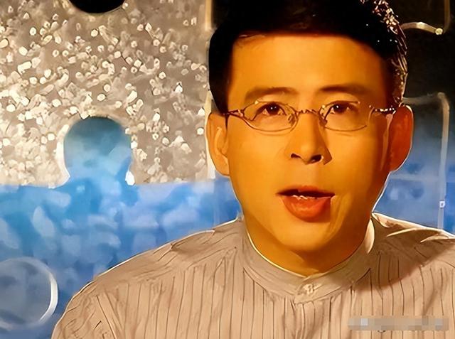 曾扬言要让中国向世界道歉的阿丘，被央视除名后，如今过得怎样