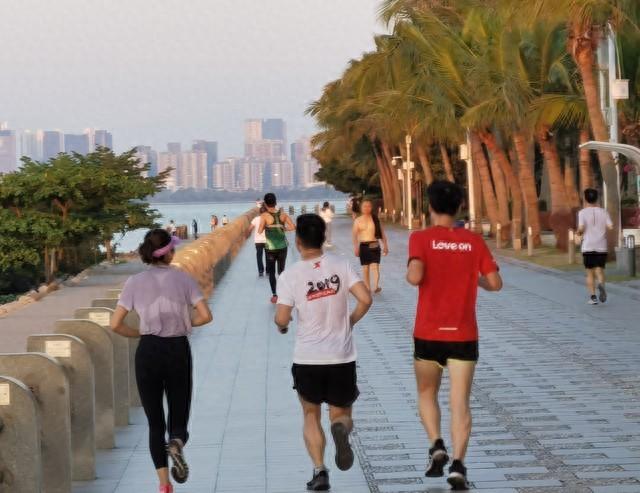 别学我！玩命减肥俩月掉50斤，结果被拉进急诊室