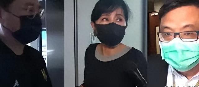她拒唱国歌否认是中国籍，还将俩儿子户口落到国外，她现状如何？