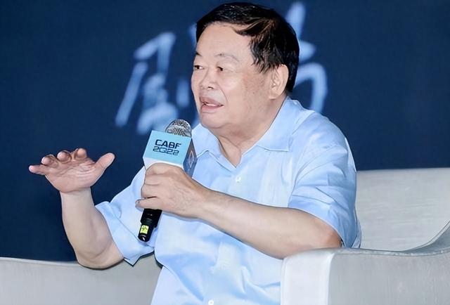 曹德旺预言成真了？我国二三十层的电梯房，或将面临同一个结局？