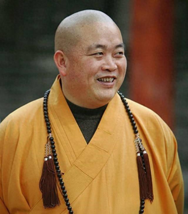 风流尼姑释智定：白天念经晚上夜店，东窗事发时，屋里还藏着假发
