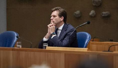 荷兰大臣承认：没想到中方真的叫停芯片出口，措手不及