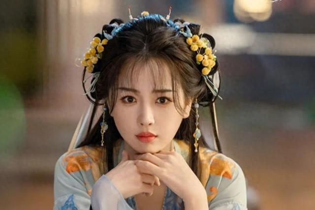 仅播4集	，就冲上热榜第一，不愧是你们盼了一整年的黑马剧