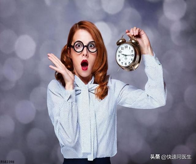 口水臭是什么原因（一觉醒来嘴里像含了苦胆臭鸡蛋多半是夜间唾液罢工）