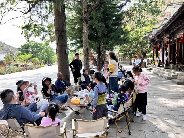 五一打卡天生桥 舒心游玩暖心服务