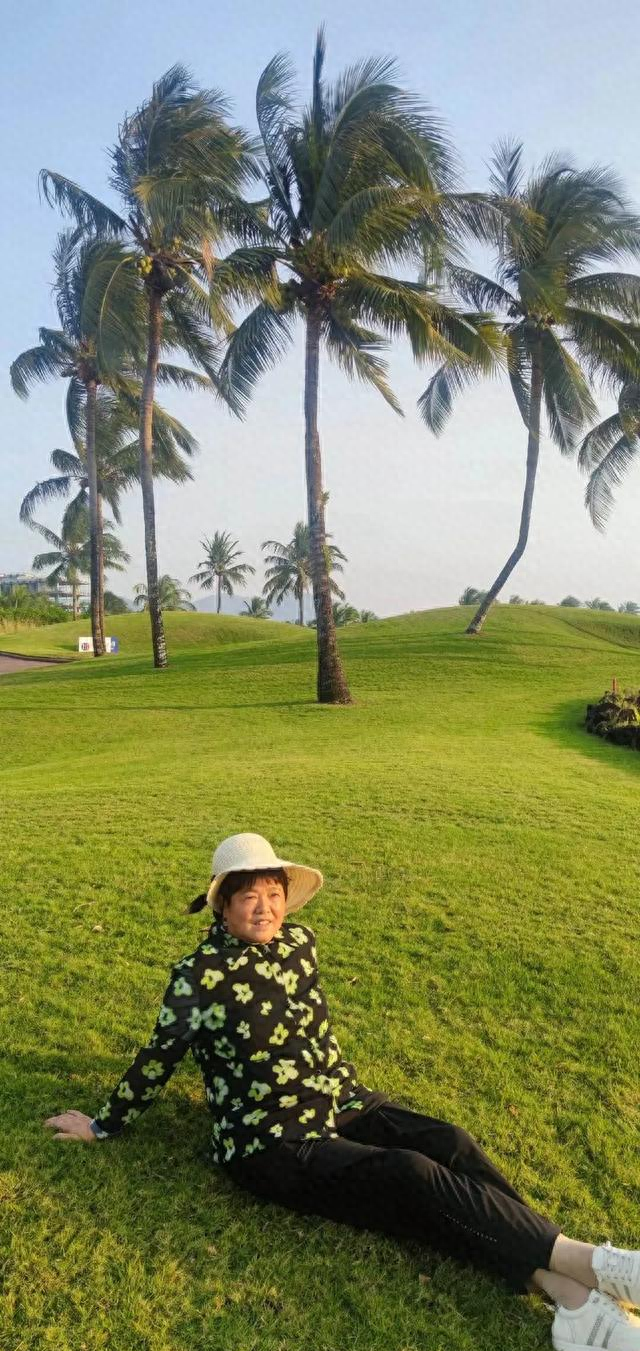 和老伴去了一趟陵水，不昧良心地说：陵水是我见过最自在海滨小城