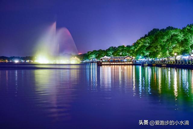 杭州西湖音乐喷泉：西子湖畔的水舞诗篇