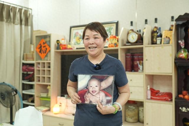 电影我是姐姐中的弟弟简介（大喇叭一家团圆在姐姐怀里被抢走18年的叶锐聪找到了）