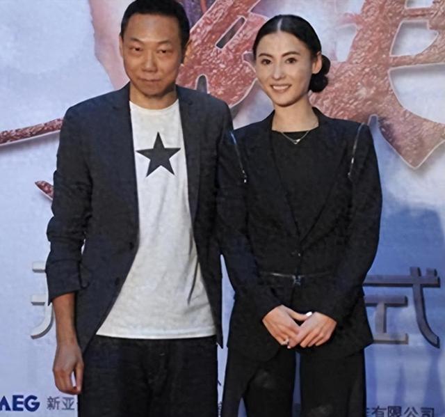 陪玩陪睡只是冰山一角，认干爹，舔手指，拜高踩低，实在荒唐！