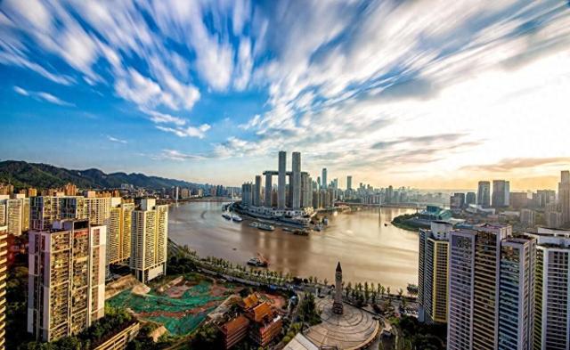 重庆和长沙这两大网红城市，哪个更好玩，实话实说差距还是比较大