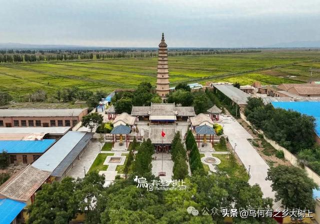 鸣沙洲塔：位于中卫市黄河三角洲上，始建于西夏时期