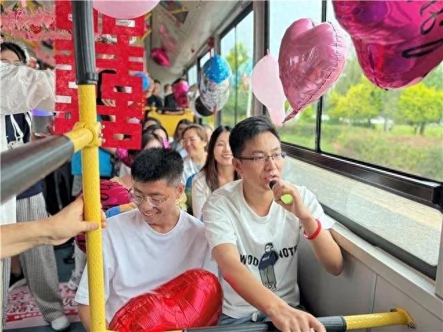 新城区举办“会聚良缘·露营初见”青年交友联谊活动