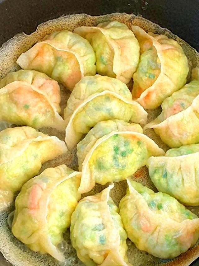 秋天吃饺子，首选这5种馅，比韭菜白菜香，鲜嫩多汁，营养滋补