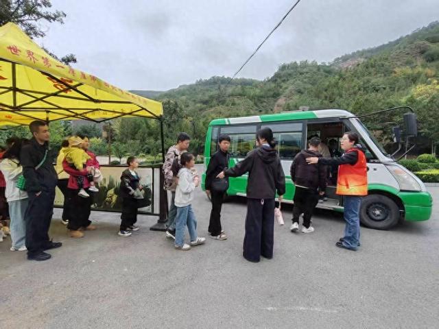 武山县：志愿服务进景区 贴心服务暖人心