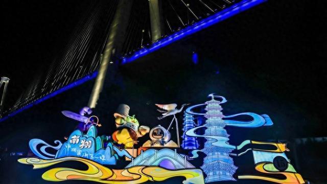 新民视频｜就在今晚！上海旅游节花车集体亮相，记者带你提前探营！
