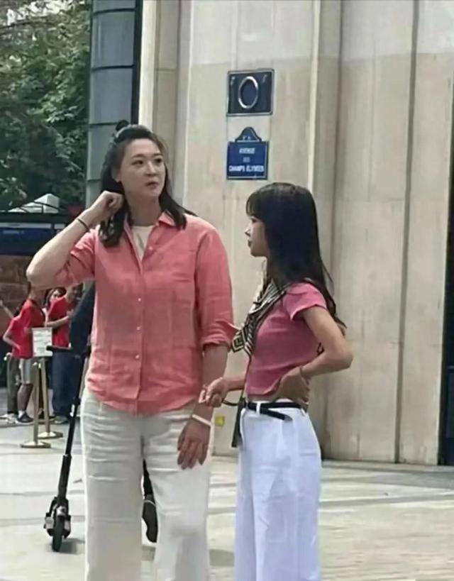 老天呐,差点没认出来,没有想到真人那么大