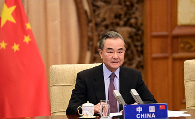 登机回国前，王毅通告三国，中日在联合国吵架，我国要拔1根钉子