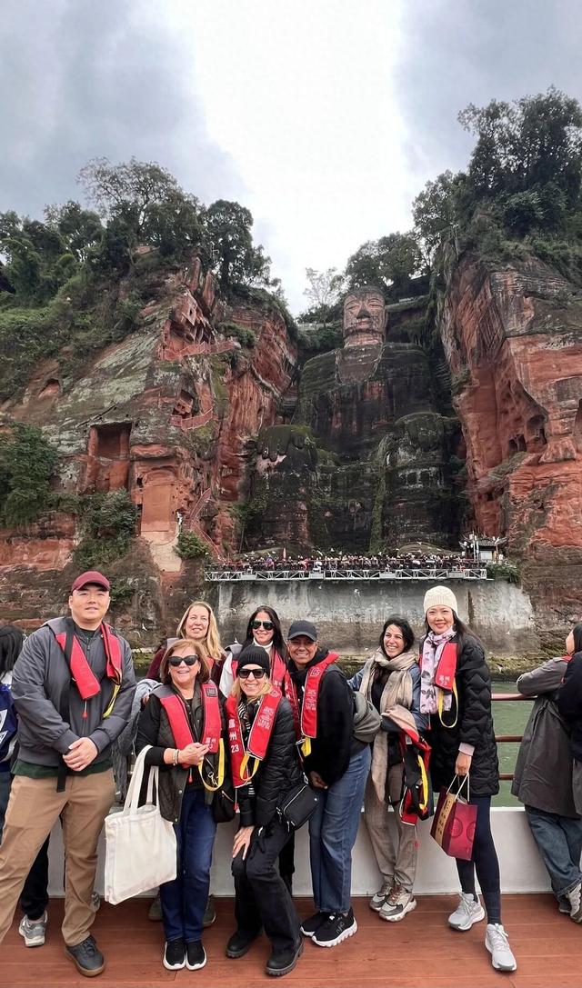 乐山继续“洋盘”，全球顶奢旅业为何青睐这尊世界千年大佛？