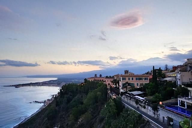 中国的景区门票通常特别贵，但为什么国外的景区几乎不收门票？