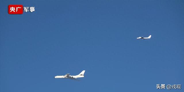 中俄联手锁喉，美国航母陷被动，东南亚趁机掀风浪！