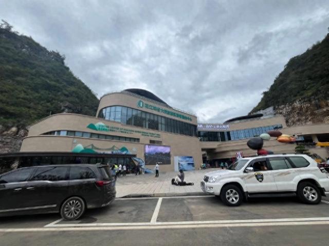 云渡服务区：世界第一高桥下的“桥旅融合”新地标