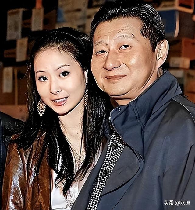 前半生靠父亲、后半辈子坑女儿，最终落得个家财散尽、癌死狱中